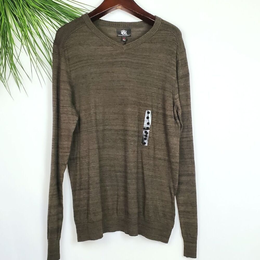 Rock & Republic Young Man's XXL Olive V-Neck Sweater